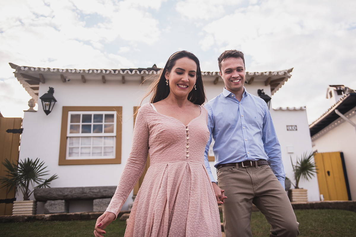 ensaio de namoro, pré casamento pré wedding, tiradentes mg, casamento em mg, casando em mg, ensaio fotografico entardecer, e-session,serra de tiradentes,  engengement session,save the date, centro historico tiradentes, wedding day