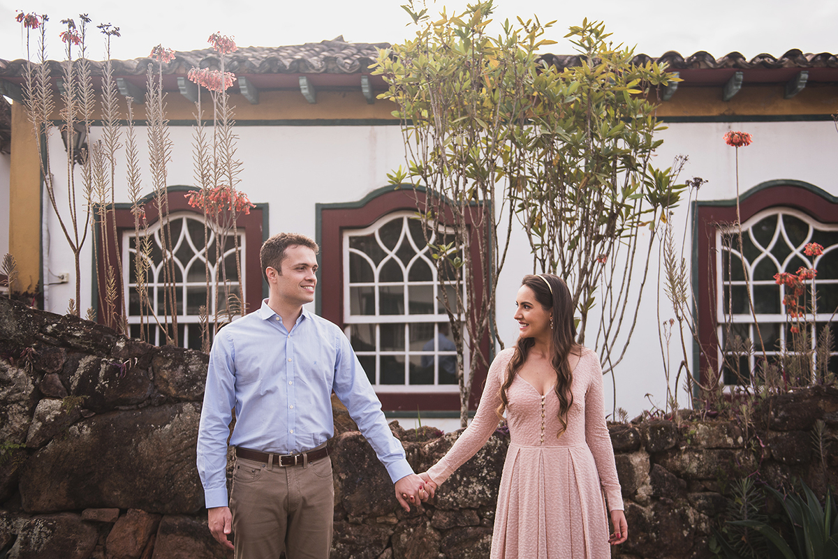 ensaio de namoro, pré casamento pré wedding, tiradentes mg, casamento em mg, casando em mg, ensaio fotografico entardecer, e-session,serra de tiradentes,  engengement session,save the date, centro historico tiradentes, wedding day