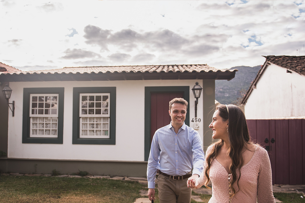 ensaio de namoro, pré casamento pré wedding, tiradentes mg, casamento em mg, casando em mg, ensaio fotografico entardecer, e-session,serra de tiradentes,  engengement session,save the date, centro historico tiradentes, wedding day