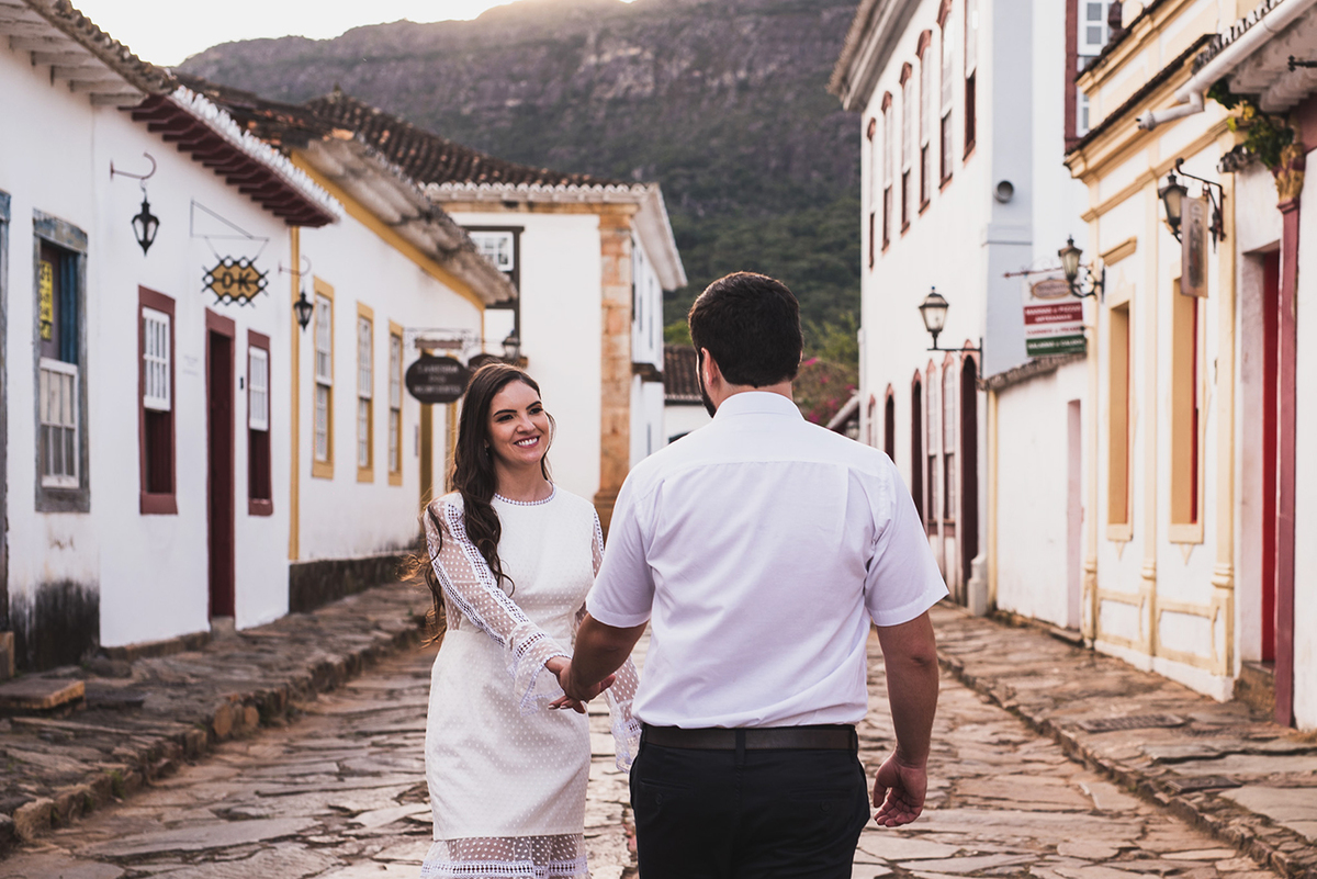 ensaio de namoro, pré casamento pré wedding, tiradentes mg, casamento em mg, casando em mg, ensaio fotografico entardecer, e-session,serra de tiradentes,  engengement session,save the date, centro historico tiradentes, wedding day