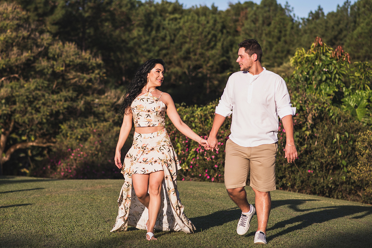 ensaio de namoro, pré casamento pré wedding, tiradentes mg, casamento em mg, casando em mg, ensaio fotografico entardecer, e-session,garden hill hotel,  engengement session,save the date, carro antigo casamento, wedding day, 