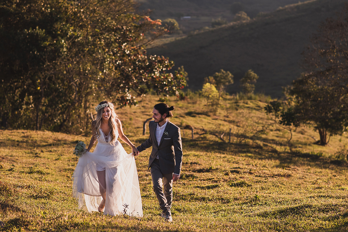 ensaio namoro, pre wedding, ensaio de casal, ensaio externo, centro historico tiradentes mg, e-session, fotografia de casamento casando em mg, casamento em bh, save the date, estudio marie foto e filmes, serra sao jose, engagement session, serra sao jose