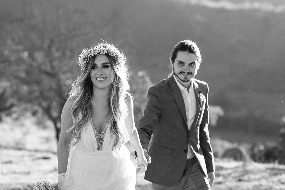 ensaio namoro, pre wedding, ensaio de casal, ensaio externo, centro historico tiradentes mg, e-session, fotografia de casamento casando em mg, casamento em bh, save the date, estudio marie foto e filmes, serra sao jose, engagement session, serra sao jose