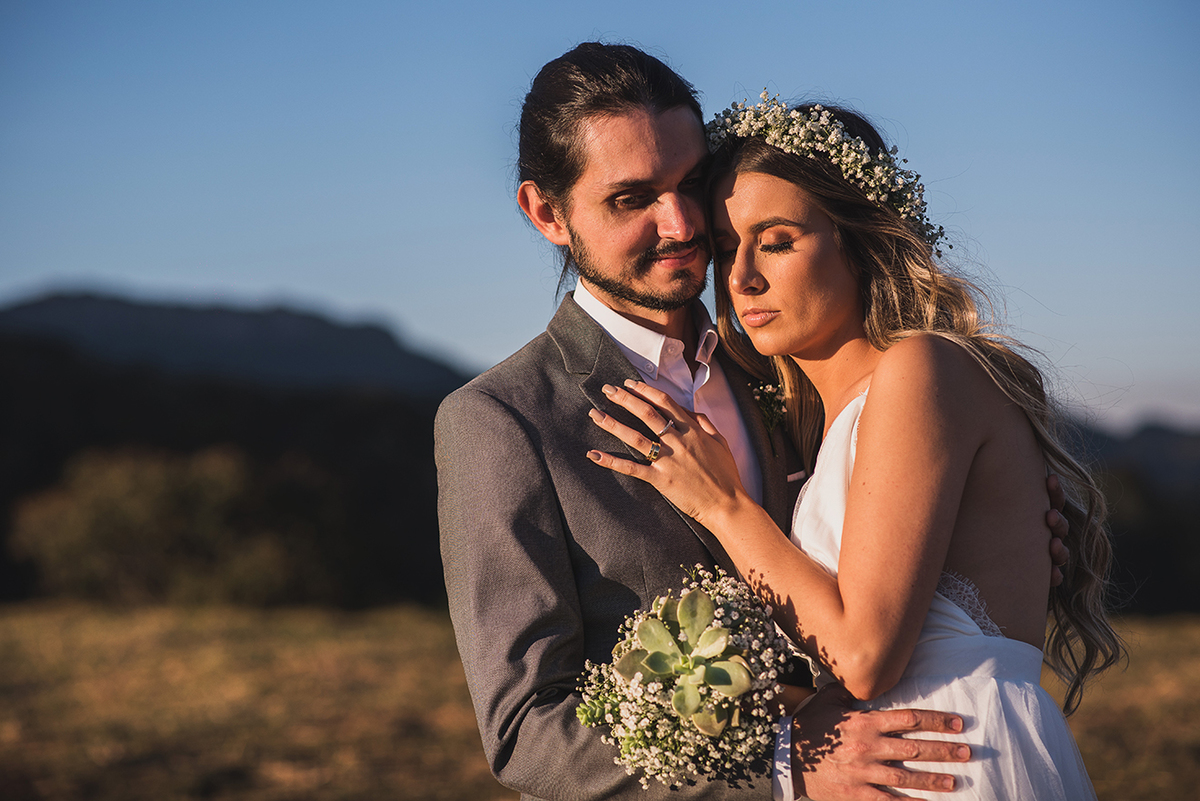 ensaio namoro, pre wedding, ensaio de casal, ensaio externo, centro historico tiradentes mg, e-session, fotografia de casamento casando em mg, casamento em bh, save the date, estudio marie foto e filmes, serra sao jose, engagement session, serra sao jose