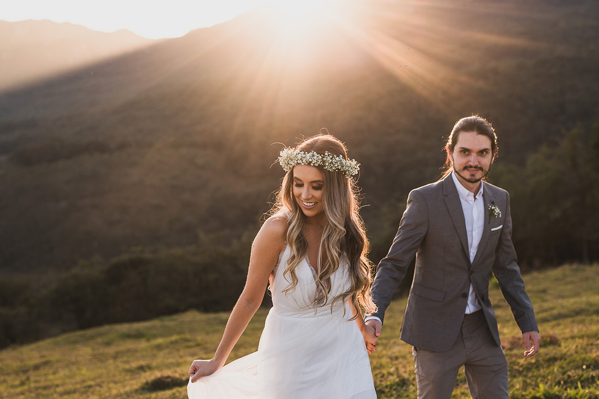 ensaio namoro, pre wedding, ensaio de casal, ensaio externo, centro historico tiradentes mg, e-session, fotografia de casamento casando em mg, casamento em bh, save the date, estudio marie foto e filmes, serra sao jose, engagement session, serra sao jose