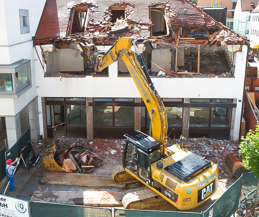 maquinas apropriadas para serviços de desmanche de casas residenciais dentro da cidade de Uberlândia 