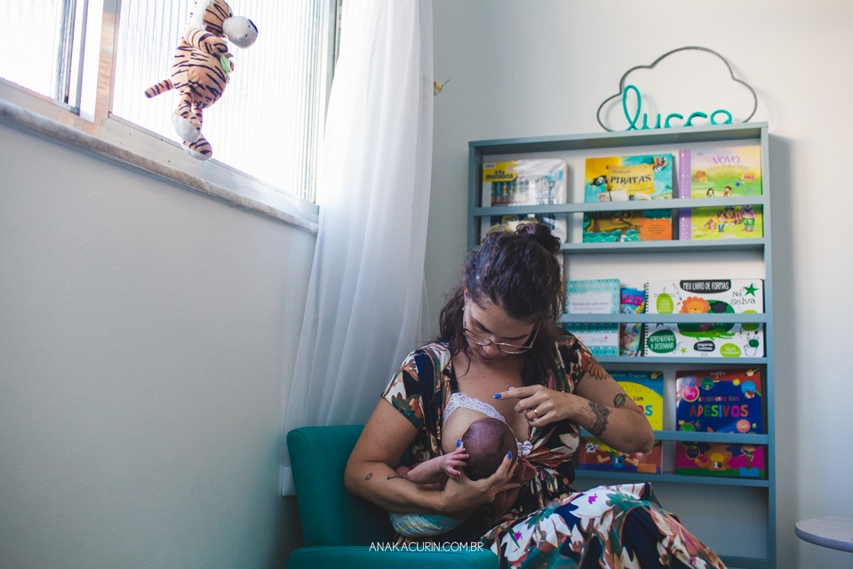 Parto natural hospitalar do Lucca, que aconteceu na Perinatal da Barra da Tijuca, fotografado por Ana Kacurin. A equipe foi compsta pela doutora Mayra Fontainhas, com a doula Karla Fuentes.