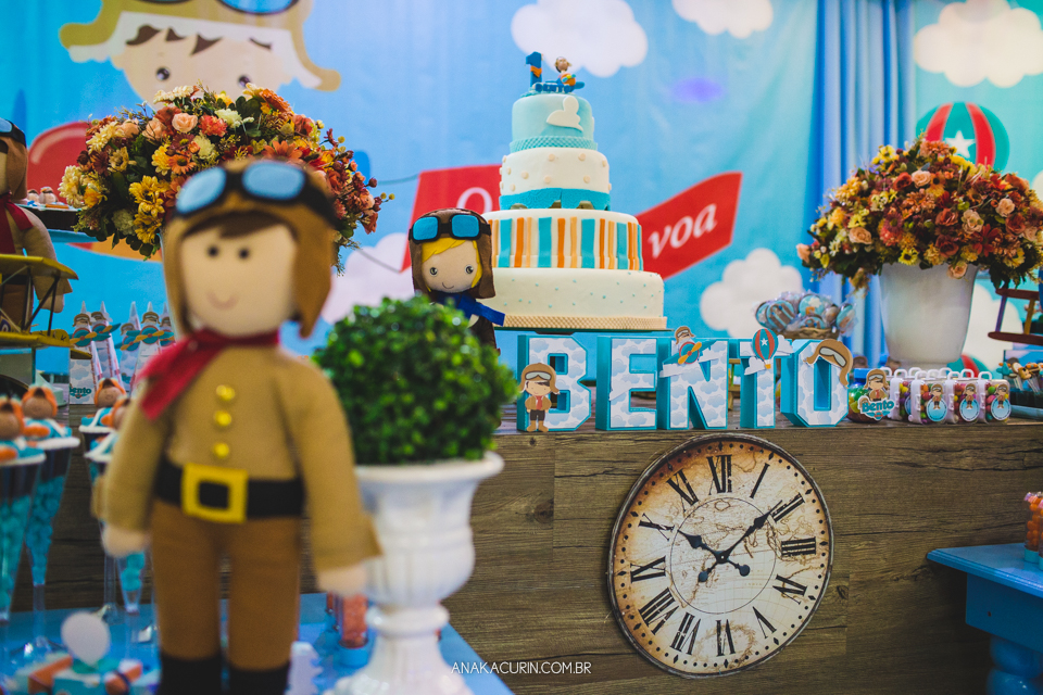 Festa de 1 ano do Bento, com o tema Aviador, fotografada por Ana Kacurin, no Rio de Janeiro
