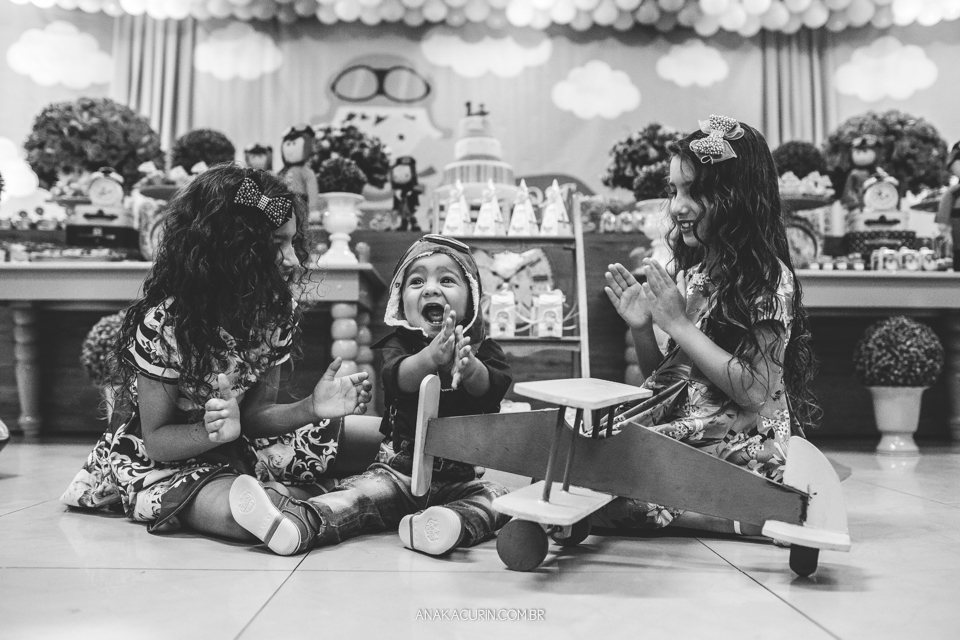 Festa de 1 ano do Bento, com o tema Aviador, fotografada por Ana Kacurin, no Rio de Janeiro