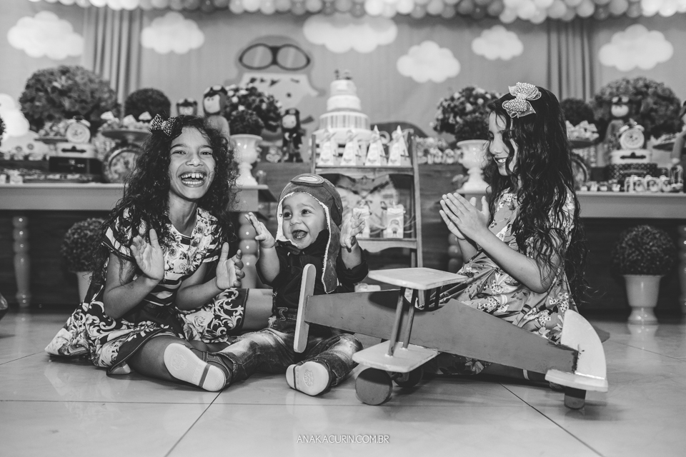 Festa de 1 ano do Bento, com o tema Aviador, fotografada por Ana Kacurin, no Rio de Janeiro
