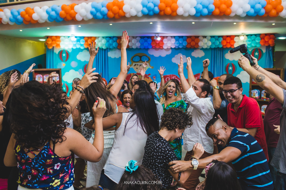 Festa de 1 ano do Bento, com o tema Aviador, fotografada por Ana Kacurin, no Rio de Janeiro