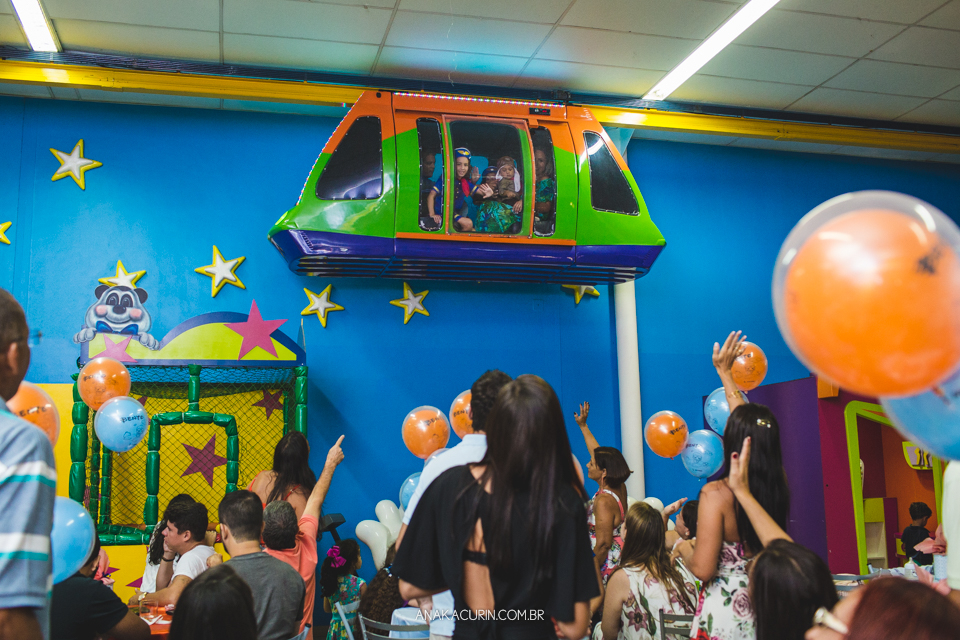 Festa de 1 ano do Bento, com o tema Aviador, fotografada por Ana Kacurin, no Rio de Janeiro