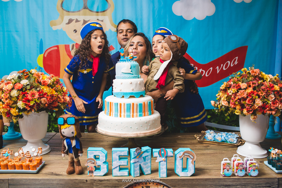 Festa de 1 ano do Bento, com o tema Aviador, fotografada por Ana Kacurin, no Rio de Janeiro