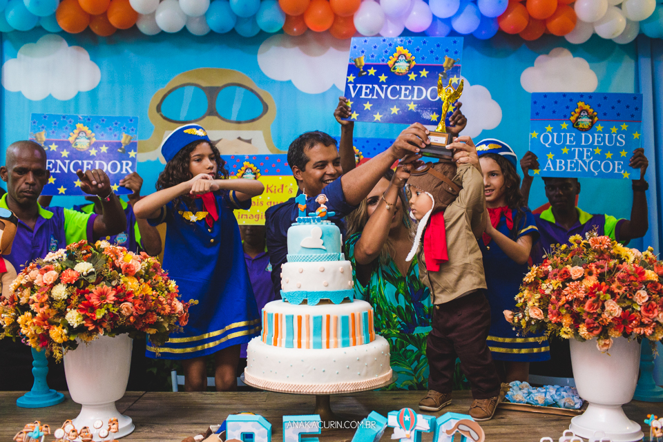 Festa de 1 ano do Bento, com o tema Aviador, fotografada por Ana Kacurin, no Rio de Janeiro
