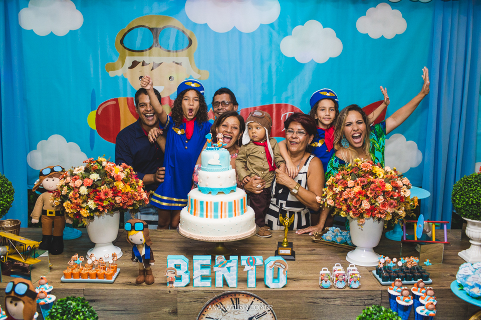 Festa de 1 ano do Bento, com o tema Aviador, fotografada por Ana Kacurin, no Rio de Janeiro
