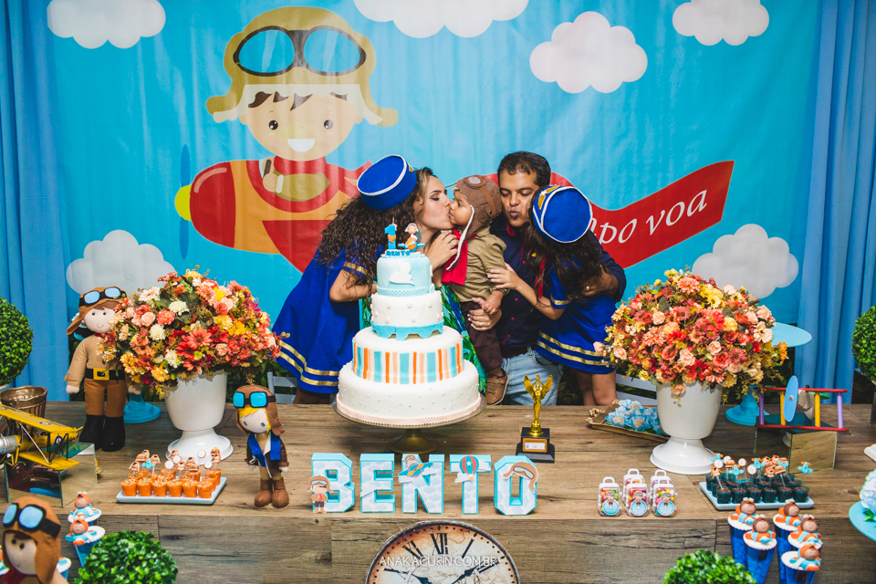 Festa de 1 ano do Bento, com o tema Aviador, fotografada por Ana Kacurin, no Rio de Janeiro