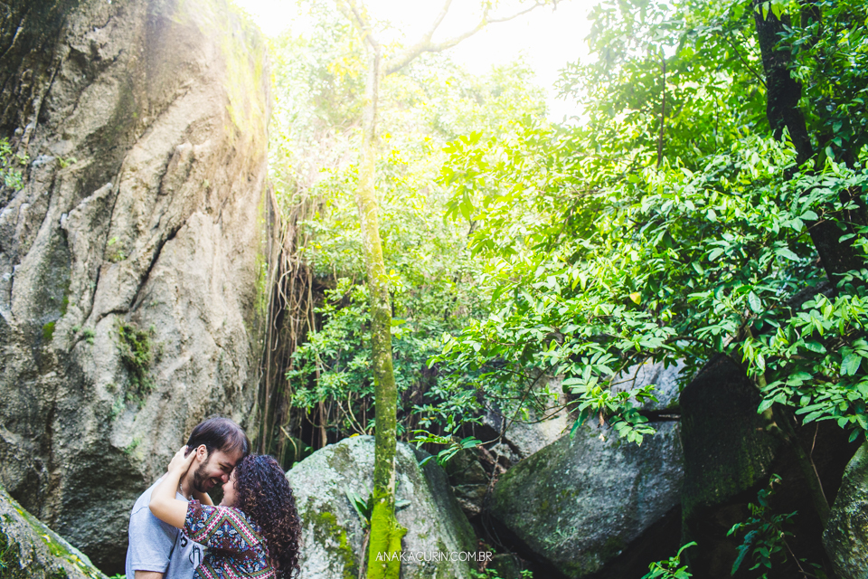 Ensaio de gestante da Roberta Ortiz realizado na Reserva Florestal do Grajaú, no Rio de Janeiro por Ana Kacurin