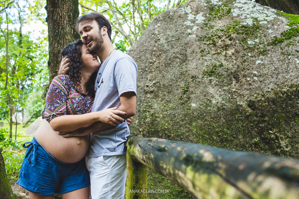 Ensaio de gestante da Roberta Ortiz realizado na Reserva Florestal do Grajaú, no Rio de Janeiro por Ana Kacurin