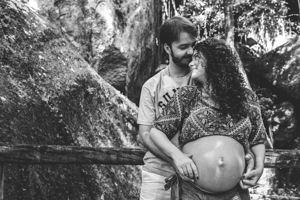 Ensaio de gestante da Roberta Ortiz realizado na Reserva Florestal do Grajaú, no Rio de Janeiro por Ana Kacurin