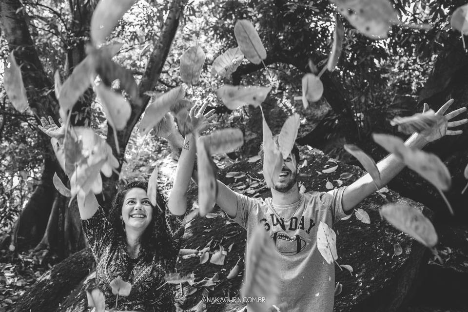 Ensaio de gestante da Roberta Ortiz realizado na Reserva Florestal do Grajaú, no Rio de Janeiro por Ana Kacurin