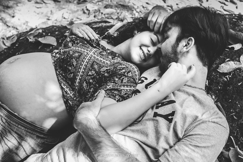 Ensaio de gestante da Roberta Ortiz realizado na Reserva Florestal do Grajaú, no Rio de Janeiro por Ana Kacurin