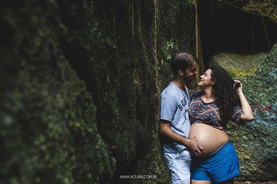 Ensaio de gestante da Roberta Ortiz realizado na Reserva Florestal do Grajaú, no Rio de Janeiro por Ana Kacurin