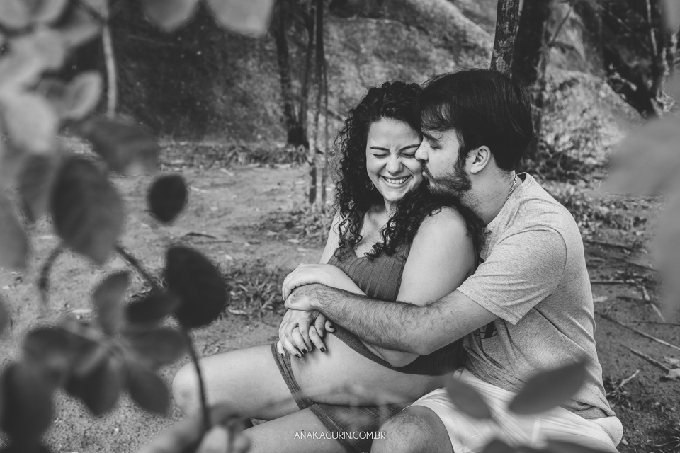 Ensaio de gestante da Roberta Ortiz realizado na Reserva Florestal do Grajaú, no Rio de Janeiro por Ana Kacurin