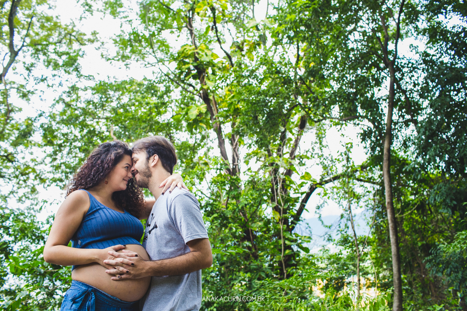 Ensaio de gestante da Roberta Ortiz realizado na Reserva Florestal do Grajaú, no Rio de Janeiro por Ana Kacurin