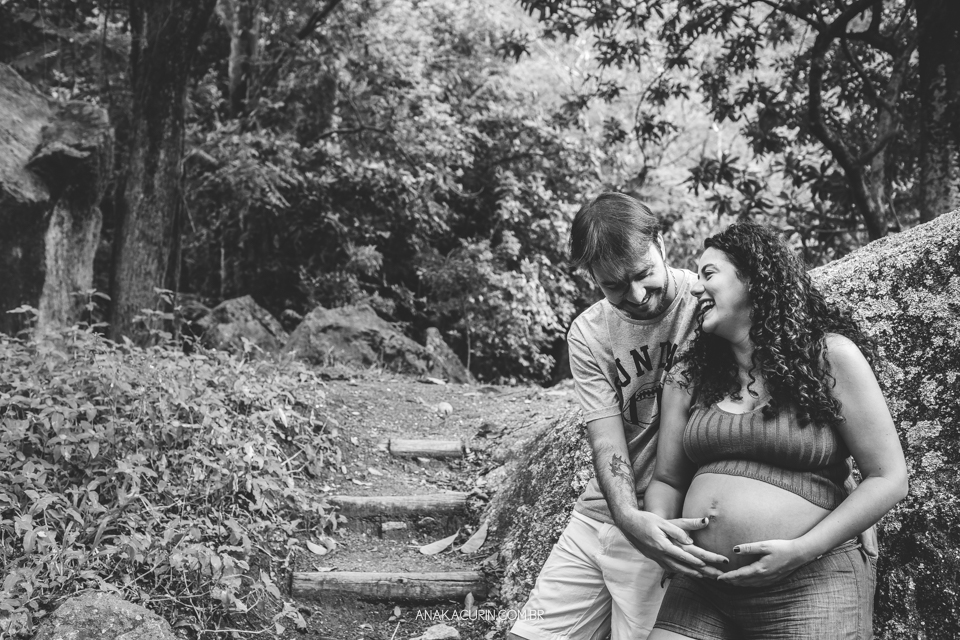 Ensaio de gestante da Roberta Ortiz realizado na Reserva Florestal do Grajaú, no Rio de Janeiro por Ana Kacurin