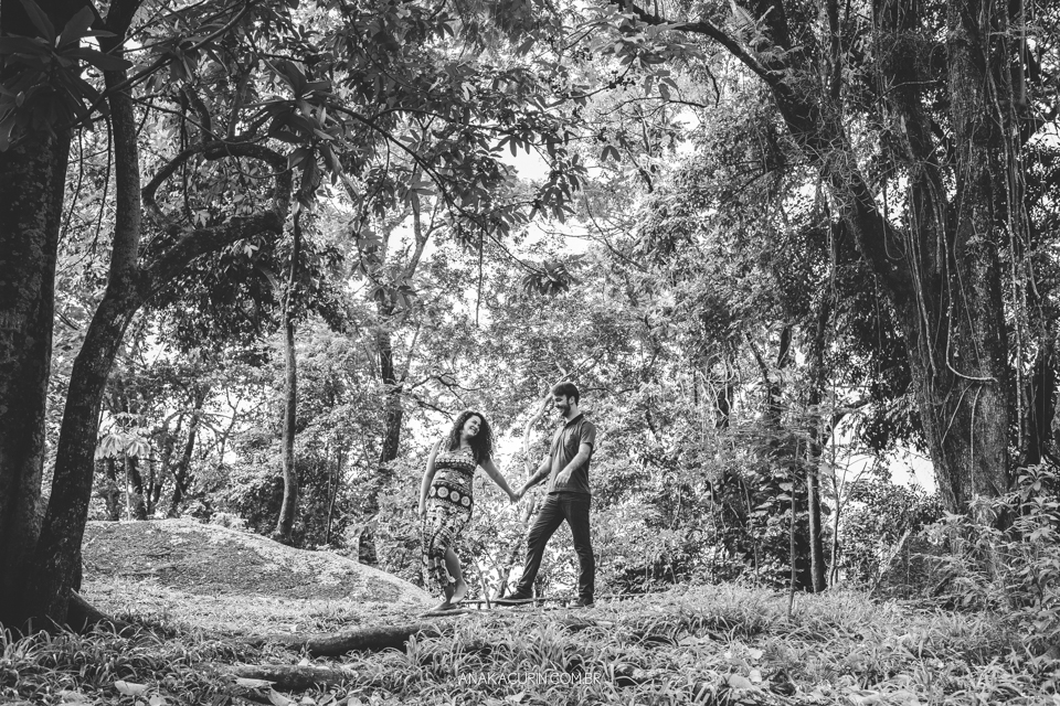 Ensaio de gestante da Roberta Ortiz realizado na Reserva Florestal do Grajaú, no Rio de Janeiro por Ana Kacurin