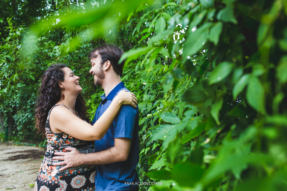 Ensaio de gestante da Roberta Ortiz realizado na Reserva Florestal do Grajaú, no Rio de Janeiro por Ana Kacurin