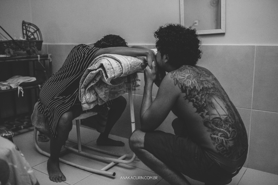 Parto natural do Bento que aconteceu na Casa de Parto David Capistrano em Realengo, Rio de Janeiro, fotografado por Ana Kacurin