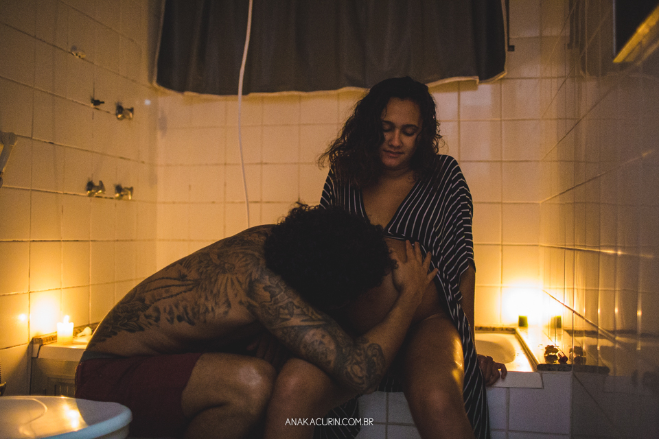 Parto natural do Bento que aconteceu na Casa de Parto David Capistrano em Realengo, Rio de Janeiro, fotografado por Ana Kacurin