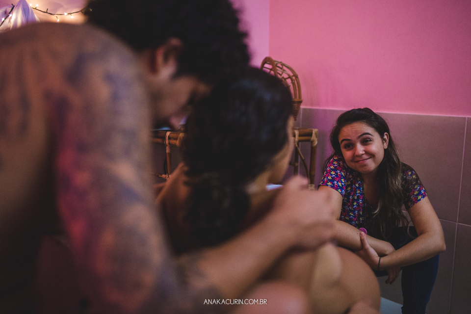 Parto natural do Bento que aconteceu na Casa de Parto David Capistrano em Realengo, Rio de Janeiro, fotografado por Ana Kacurin