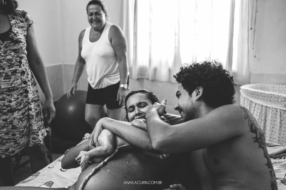 Parto natural do Bento que aconteceu na Casa de Parto David Capistrano em Realengo, Rio de Janeiro, fotografado por Ana Kacurin