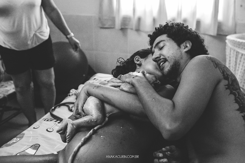 Parto natural do Bento que aconteceu na Casa de Parto David Capistrano em Realengo, Rio de Janeiro, fotografado por Ana Kacurin