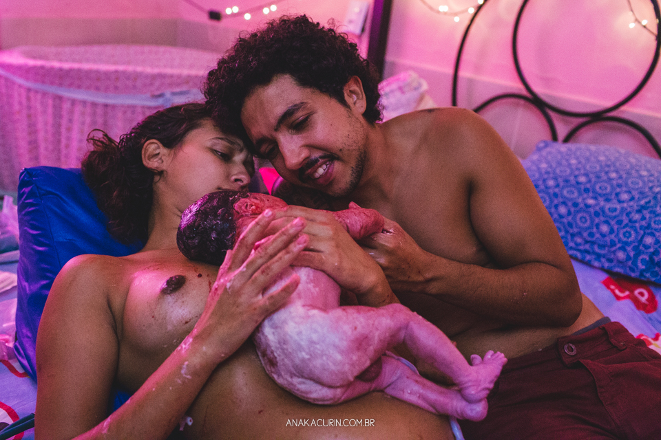 Parto natural do Bento que aconteceu na Casa de Parto David Capistrano em Realengo, Rio de Janeiro, fotografado por Ana Kacurin