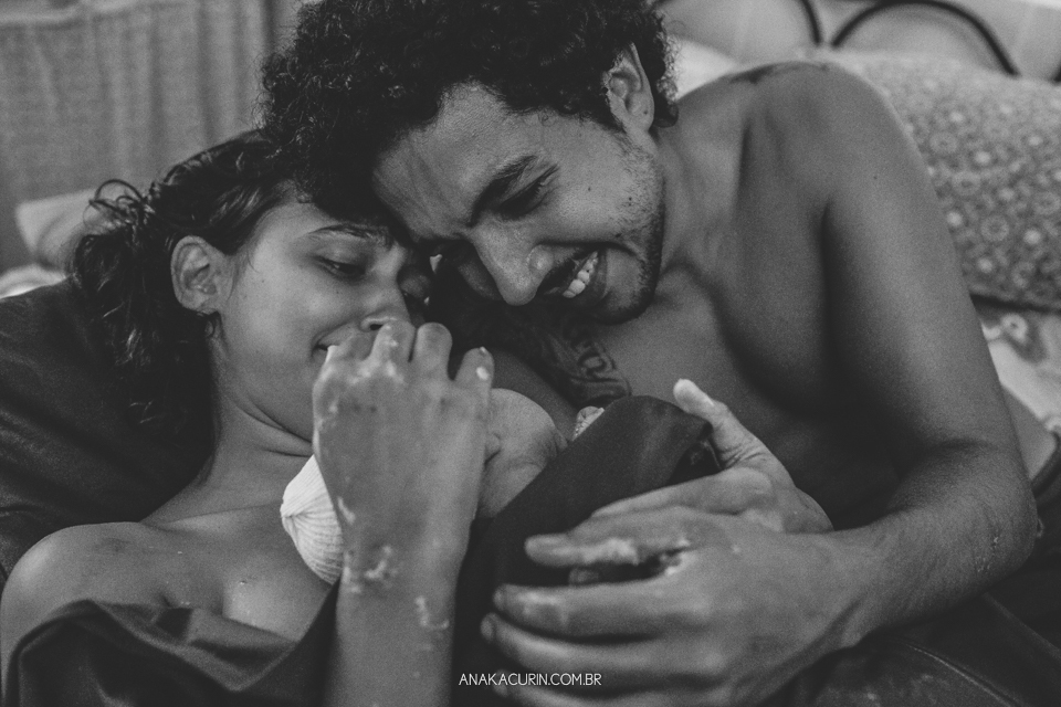 Parto natural do Bento que aconteceu na Casa de Parto David Capistrano em Realengo, Rio de Janeiro, fotografado por Ana Kacurin
