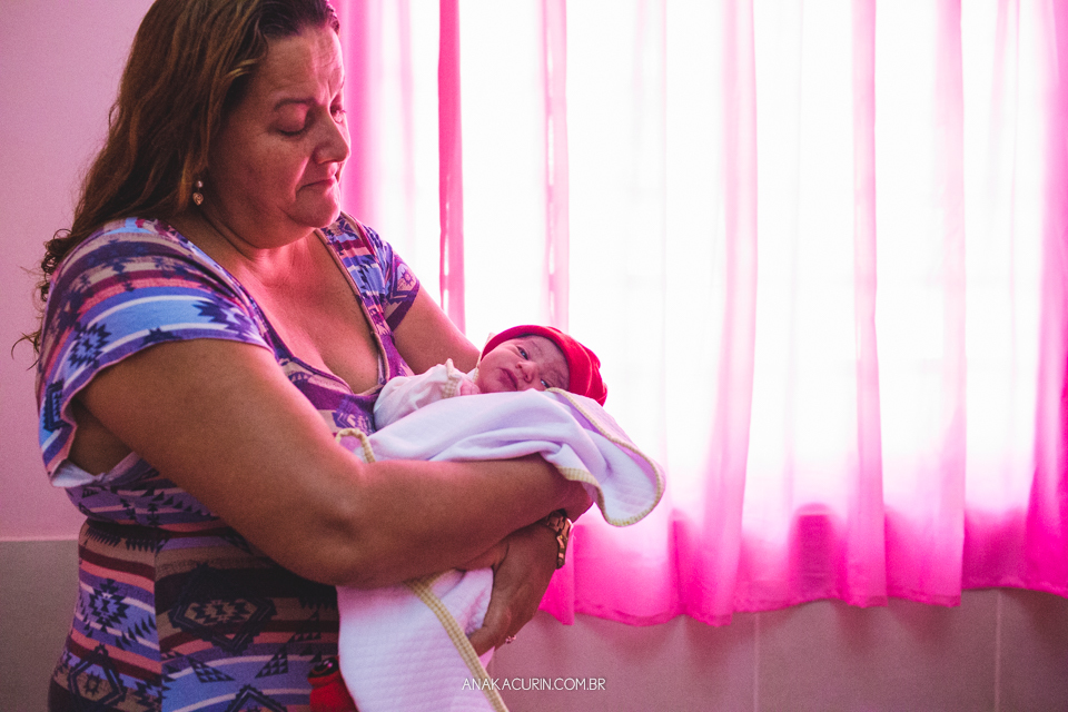 Parto natural do Bento que aconteceu na Casa de Parto David Capistrano em Realengo, Rio de Janeiro, fotografado por Ana Kacurin