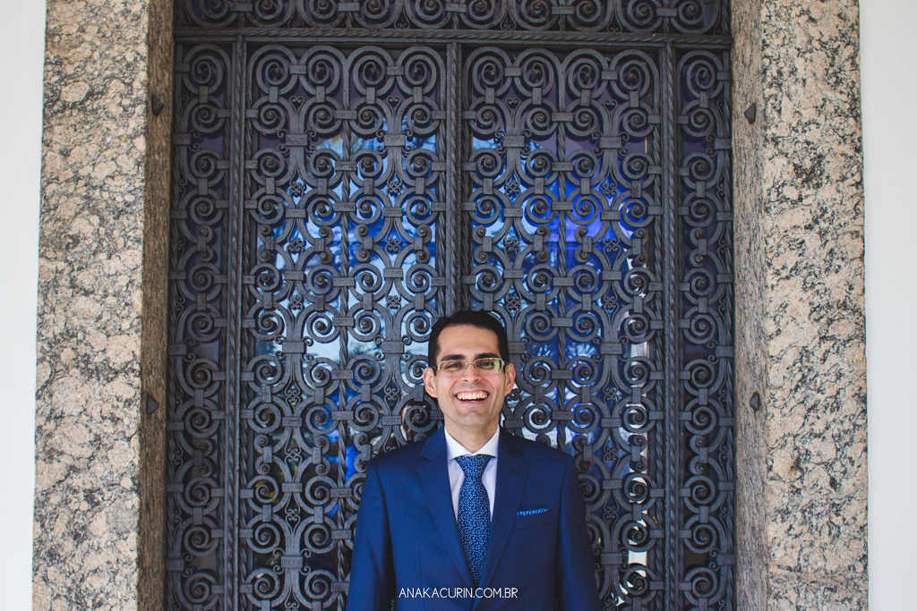 Noivo Daneil pronto para dizer sim