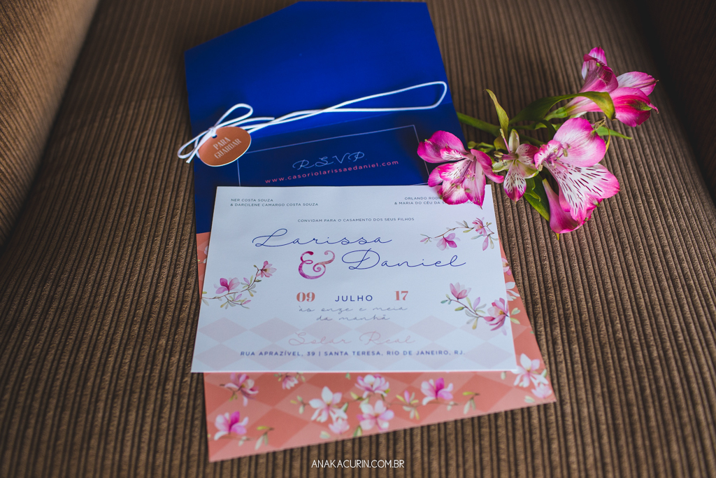 Convite de Casamento de Larissa e Daniel, no Solar Real, em Santa Tereza, no Rio de Janeiro