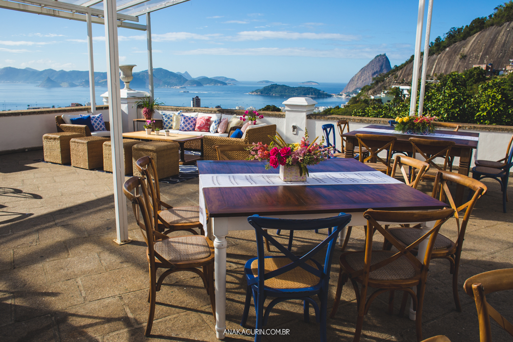 Decoração de casamento do casal de noivos Larissa e Daniel, feita pela Oh Lindeza no Solar Real em Santa Teresa
