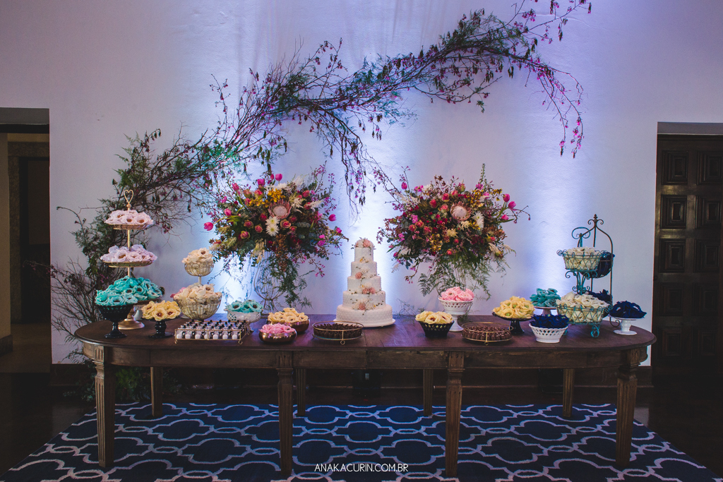 Decoração de casamento do casal de noivos Larissa e Daniel, feita pela Oh Lindeza no Solar Real em Santa Teresa