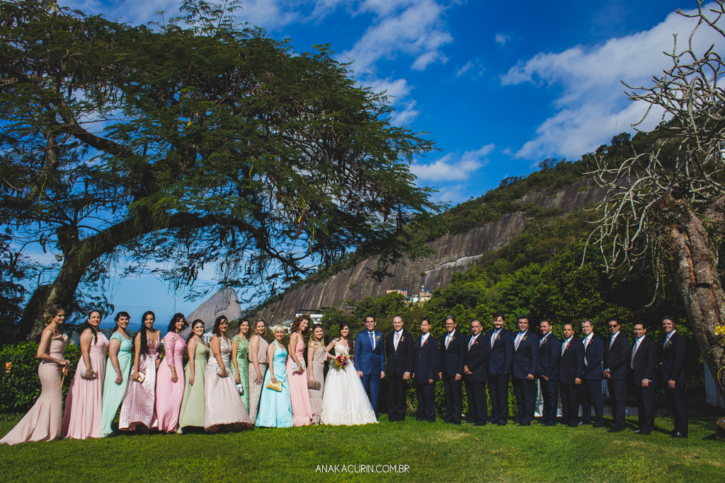 Retratos dos padrinhos e madrinhas no casamento de Larissa e Daniel no Solar Real em Santa Teresa