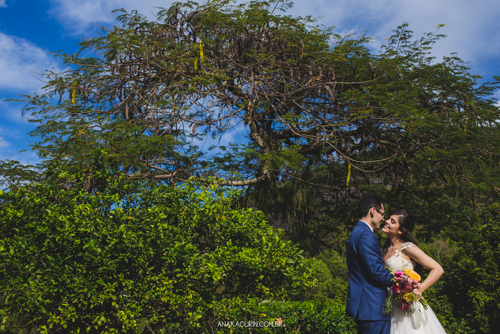 Retratos de casamento de Larissa e Daniel no Solar Real em Santa Teresa