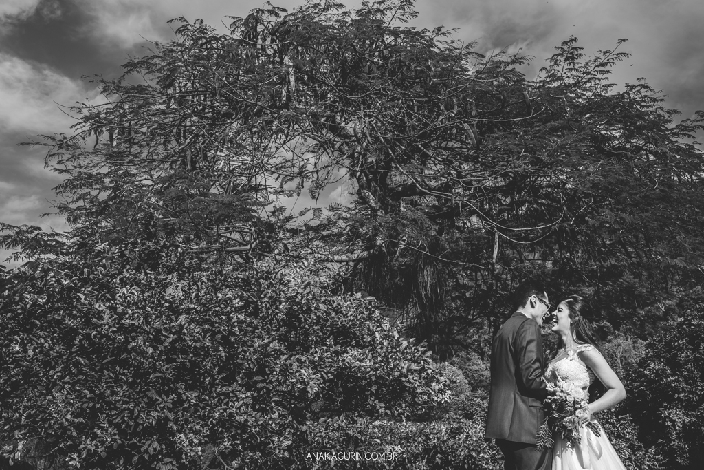 Retratos de casamento de Larissa e Daniel no Solar Real em Santa Teresa