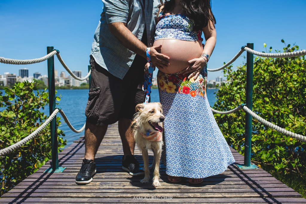 Ensaio gestante Flávia e Fábio na Lagoa Rodrigo de Freitas com Simba cachorro