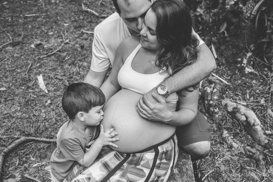 ensaio, gestante, gestação, book, grávida, família, floresta da tijuca, ensaio externo, ensaio fotográfico, beijo na barriga, irmão mais velho