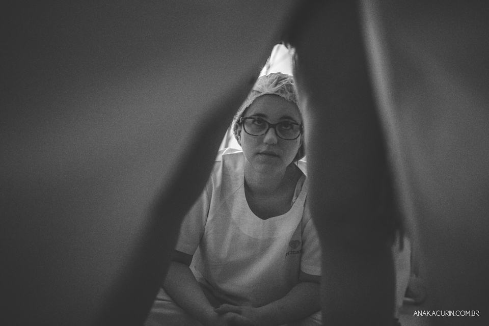 Parto natural hospitalar de Tomás, fotografado por Ana Kacurin na Perinatal de Laranjeiras, no Rio de Janeiro