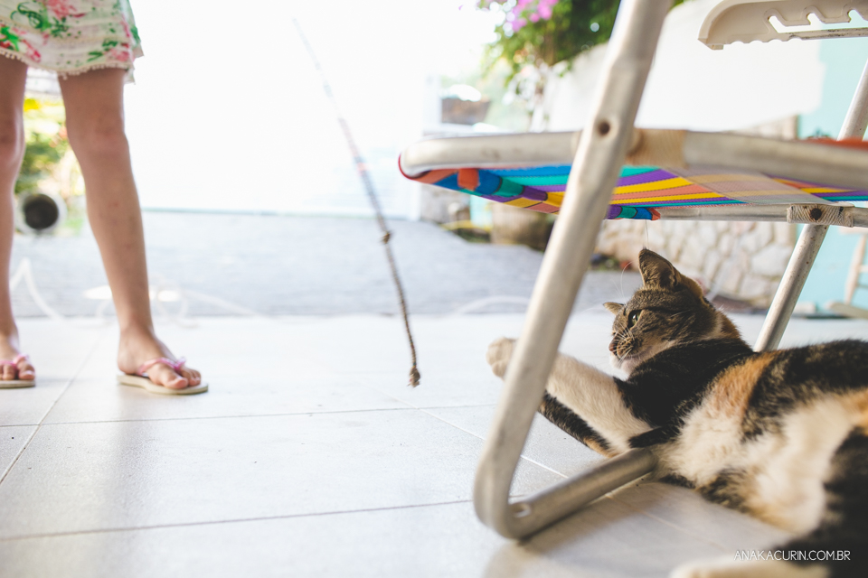 Parto natural domiciliar de Helena, filha de Clarissa Ornellas Bagno e Felipe Bagno, fotografado por Ana Kacurin no Rio de Janeiro.